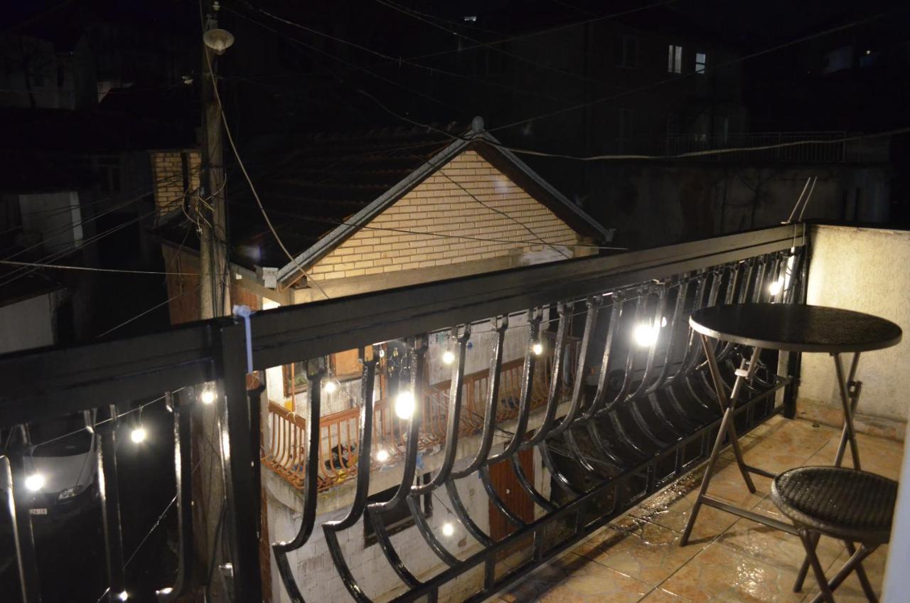 Moonlight Hostel Приштина Экстерьер фото