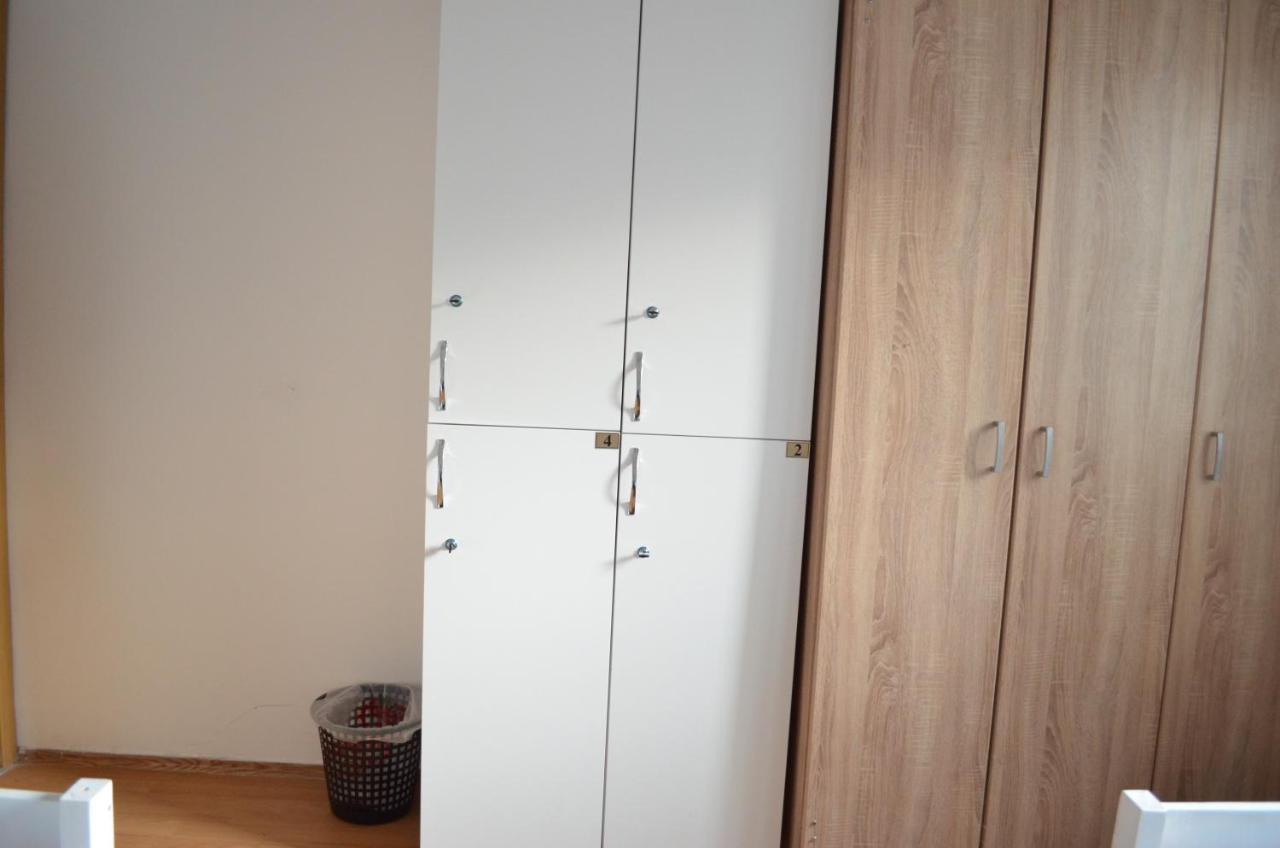 Moonlight Hostel Приштина Экстерьер фото