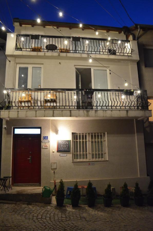 Moonlight Hostel Приштина Экстерьер фото
