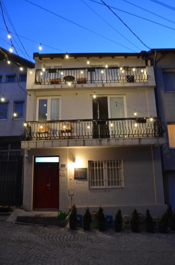 Moonlight Hostel Приштина Экстерьер фото