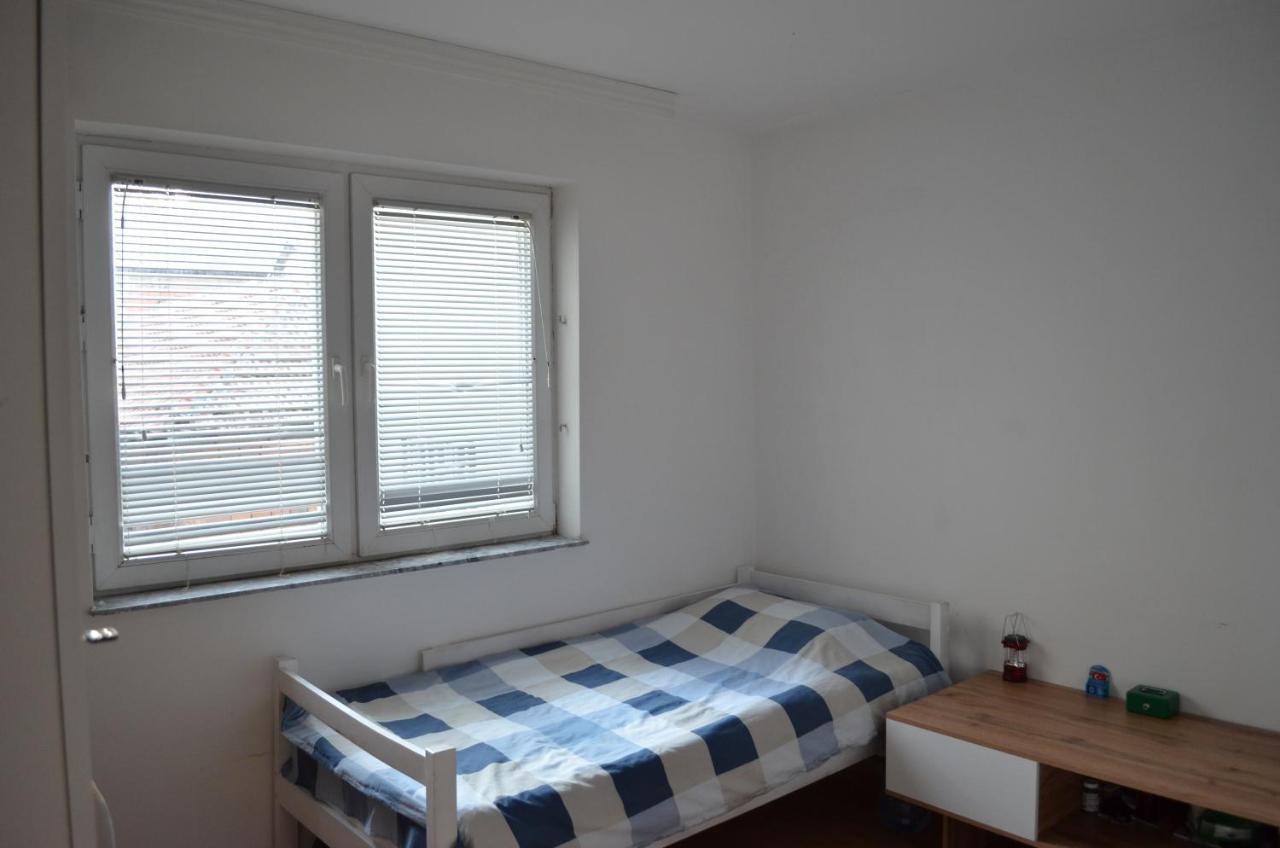 Moonlight Hostel Приштина Экстерьер фото