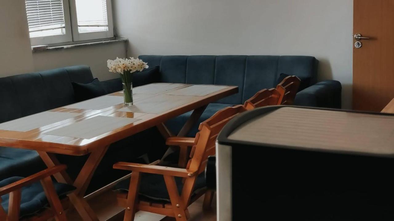 Moonlight Hostel Приштина Экстерьер фото